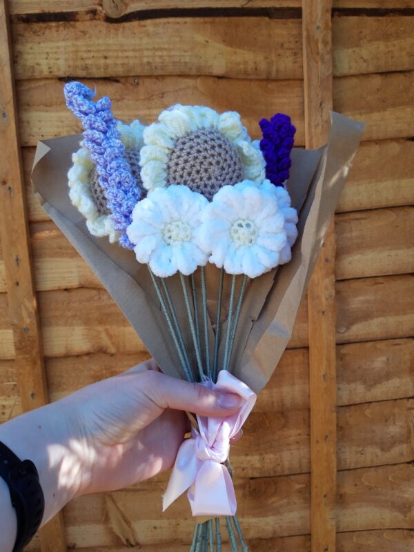Sunflower Bouquet - Image 3